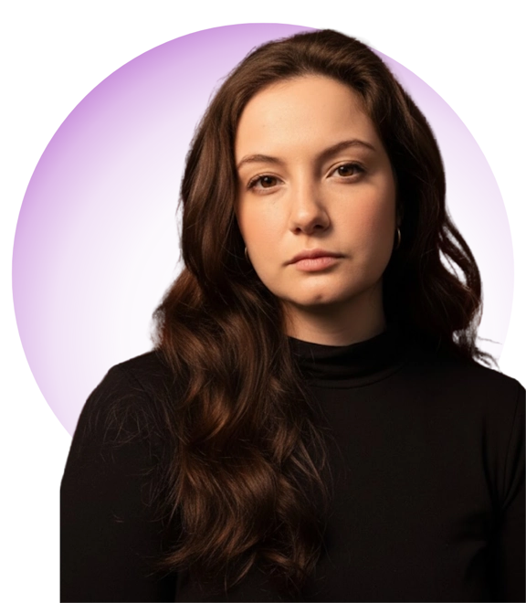 Portrait of Bruna Queiroz, Founding Partner · Operations and Client Success